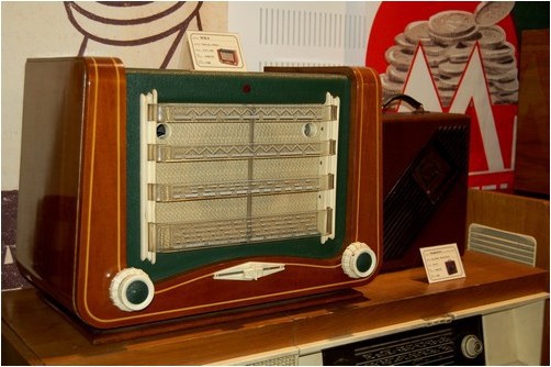 radioprijimac-623-a-maj-tesly-prelouc-vyrabeny-v-letech-1956---1957.jpg